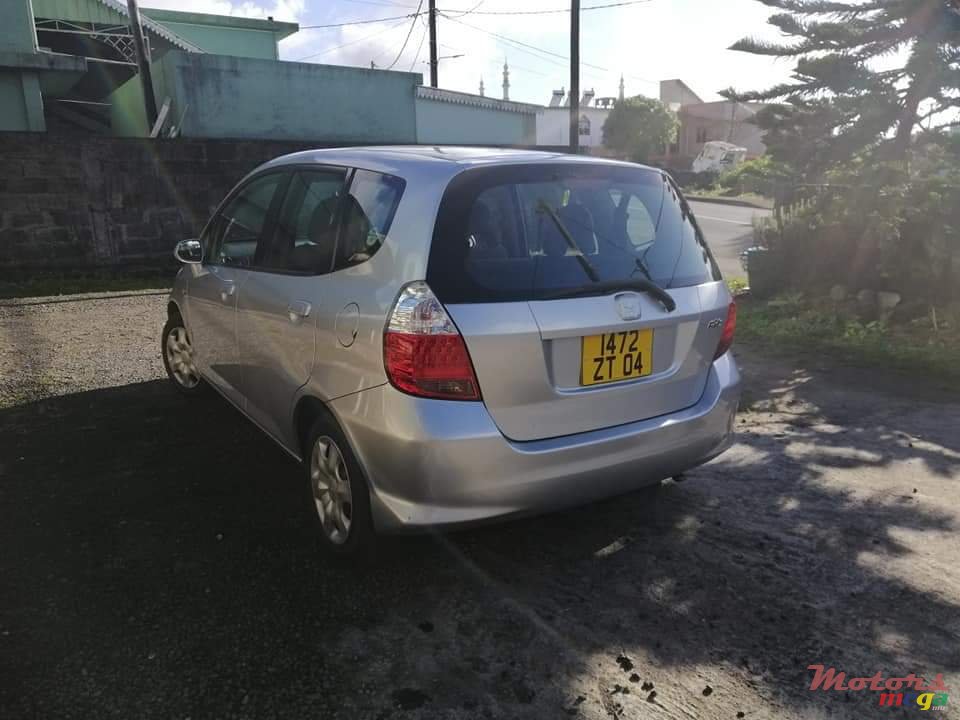 2004' Honda Fit photo #3