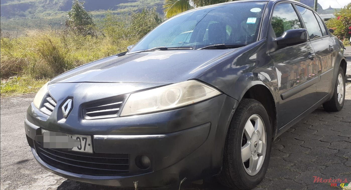 2007' Renault Megane photo #5