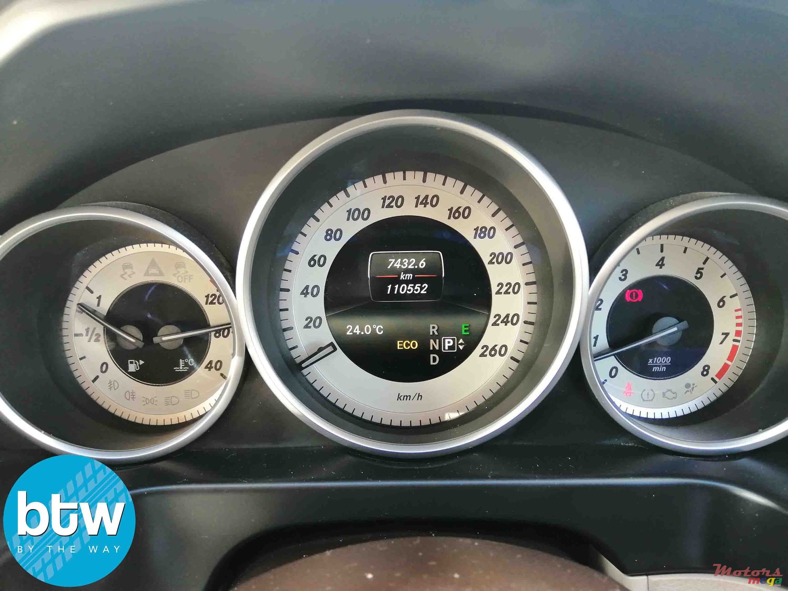 2016' Mercedes-Benz E-Class 200 photo #7