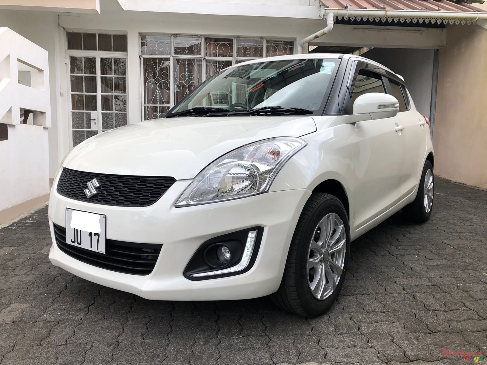 2017' Suzuki Swift photo #1