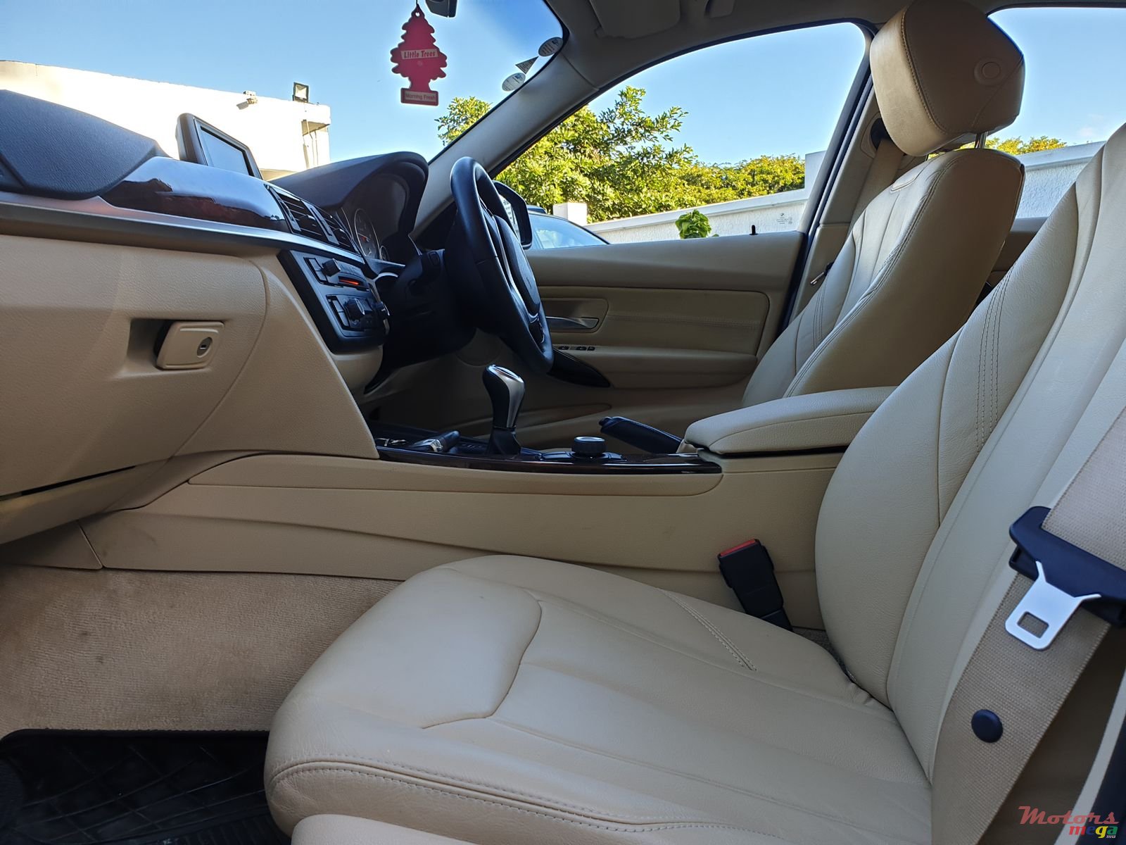 2014' BMW 3 Series Sedan photo #7