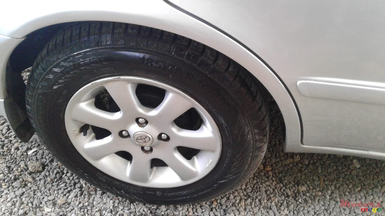 2000' Toyota Corolla Manual photo #3