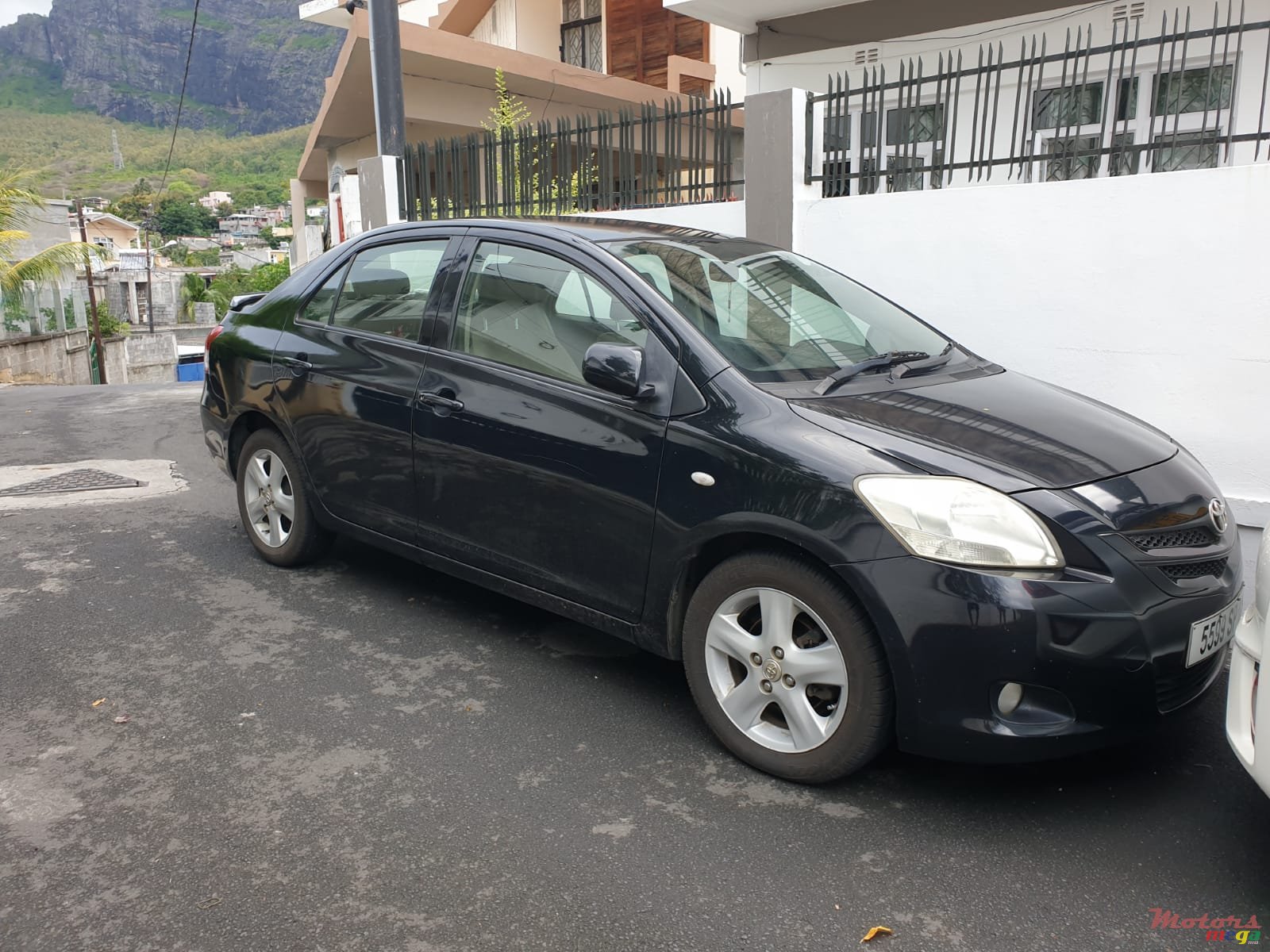 2008' Toyota Yaris photo #2