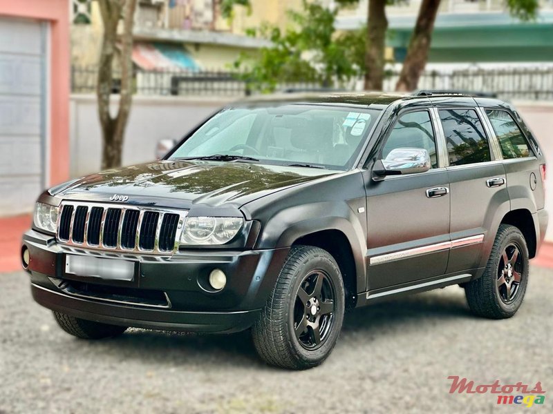 2007' Jeep Grand Cherokee photo #5