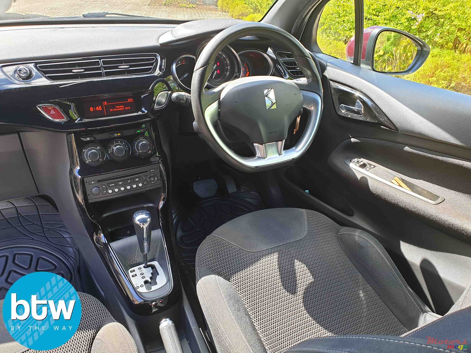 2012' Citroen DS 3 Automatic photo #4