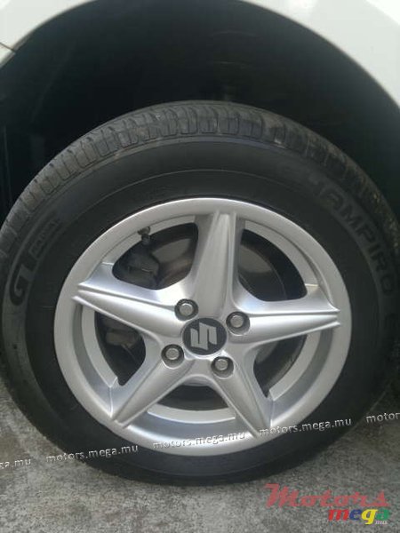 2009' Suzuki SWIFT photo #3