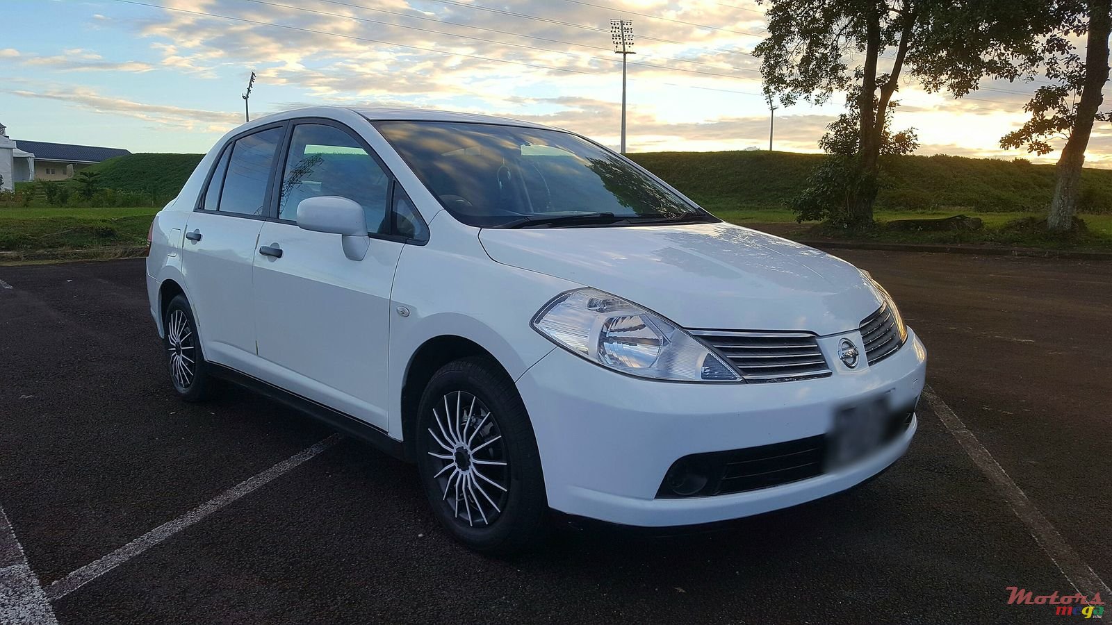 2007' Nissan Tiida photo #3