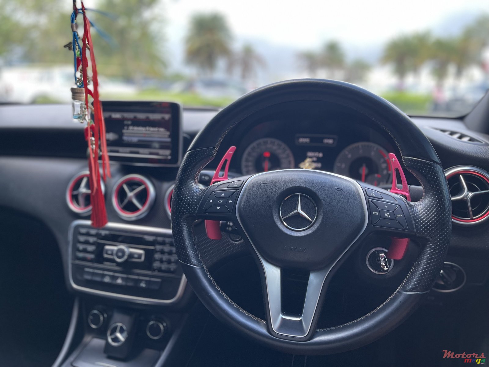 2013' Mercedes-Benz A 180 photo #2