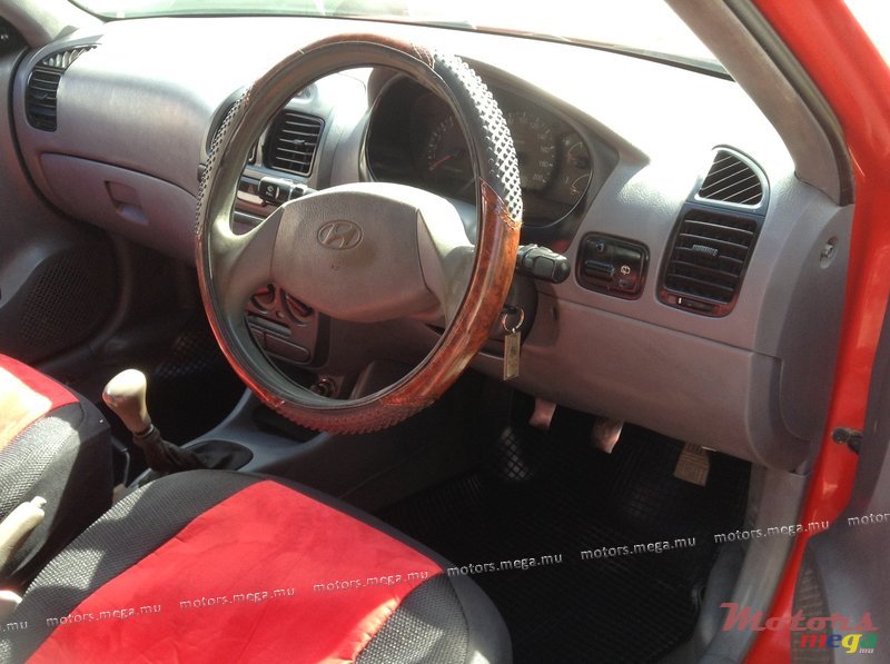 2003' Hyundai Accent photo #4