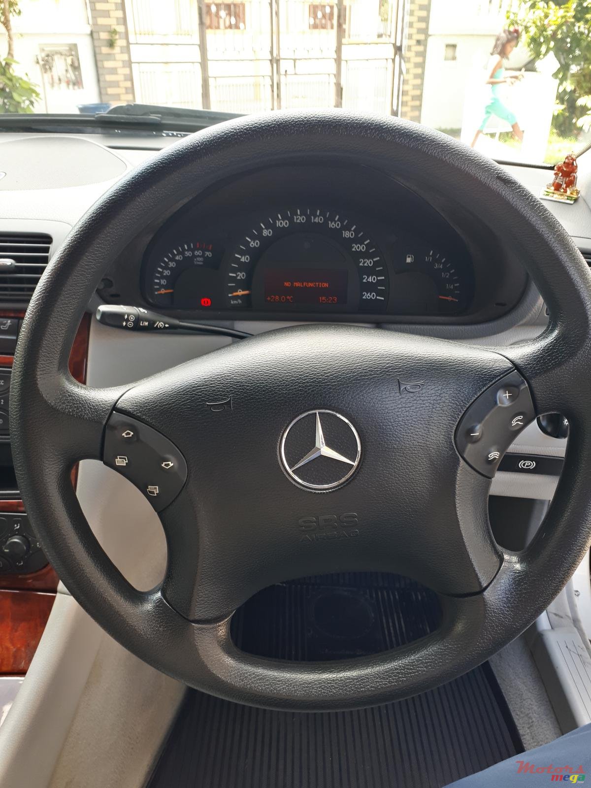 2004' Mercedes-Benz C-Class photo #5