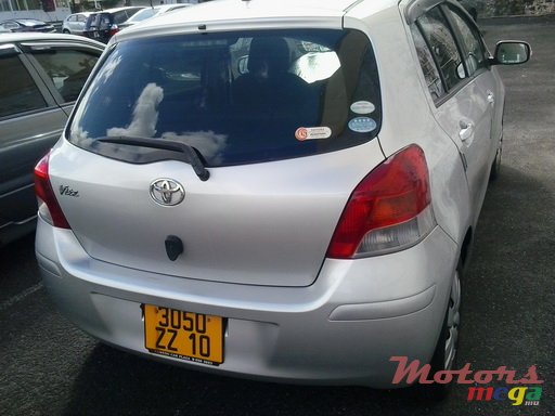 2010' Toyota Vitz photo #3