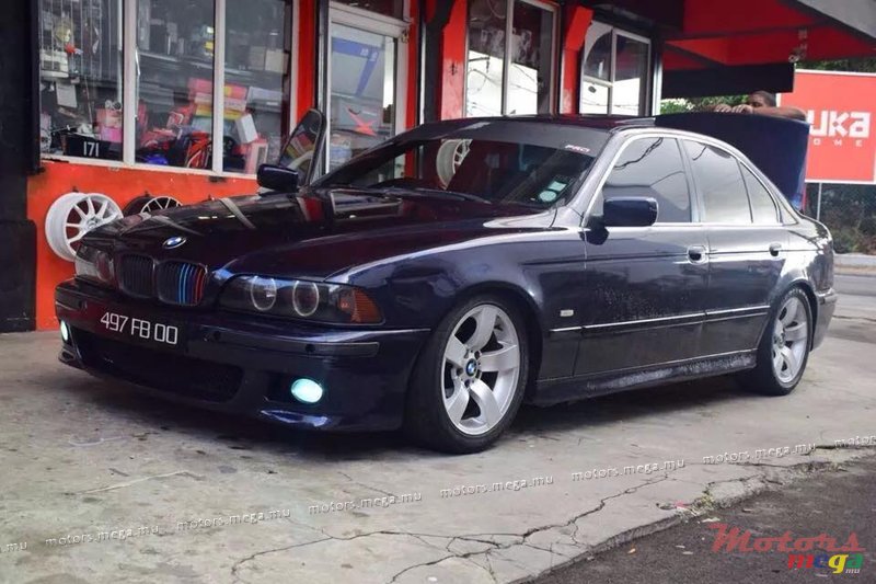 2000' BMW 5 Series 523i photo #1
