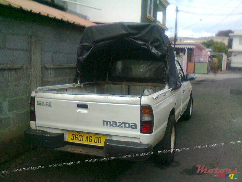 2000' Mazda photo #3