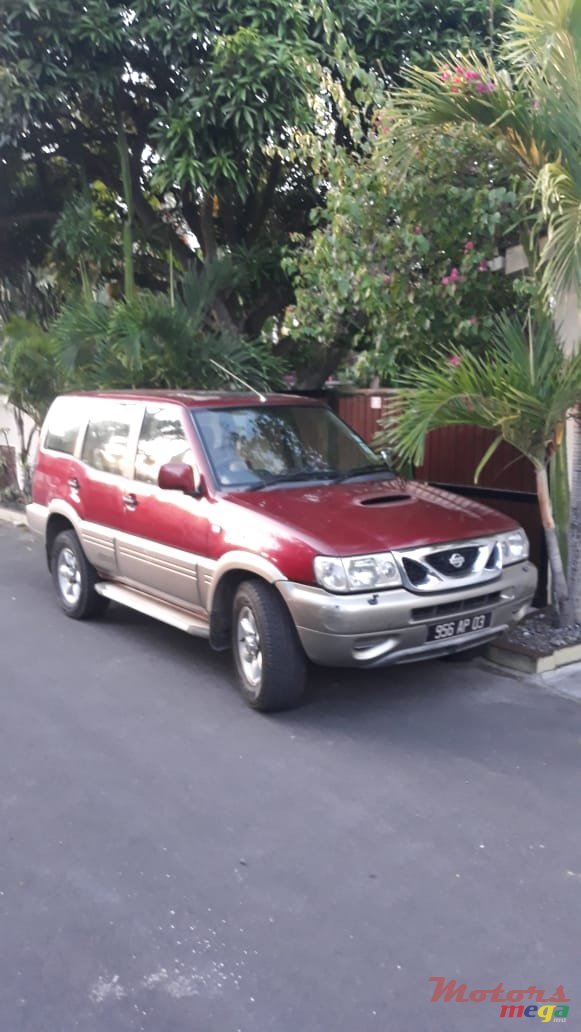 2003' Nissan Terrano 2.8 TDI photo #2