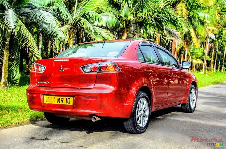 2010' Mitsubishi Lancer EX photo #3