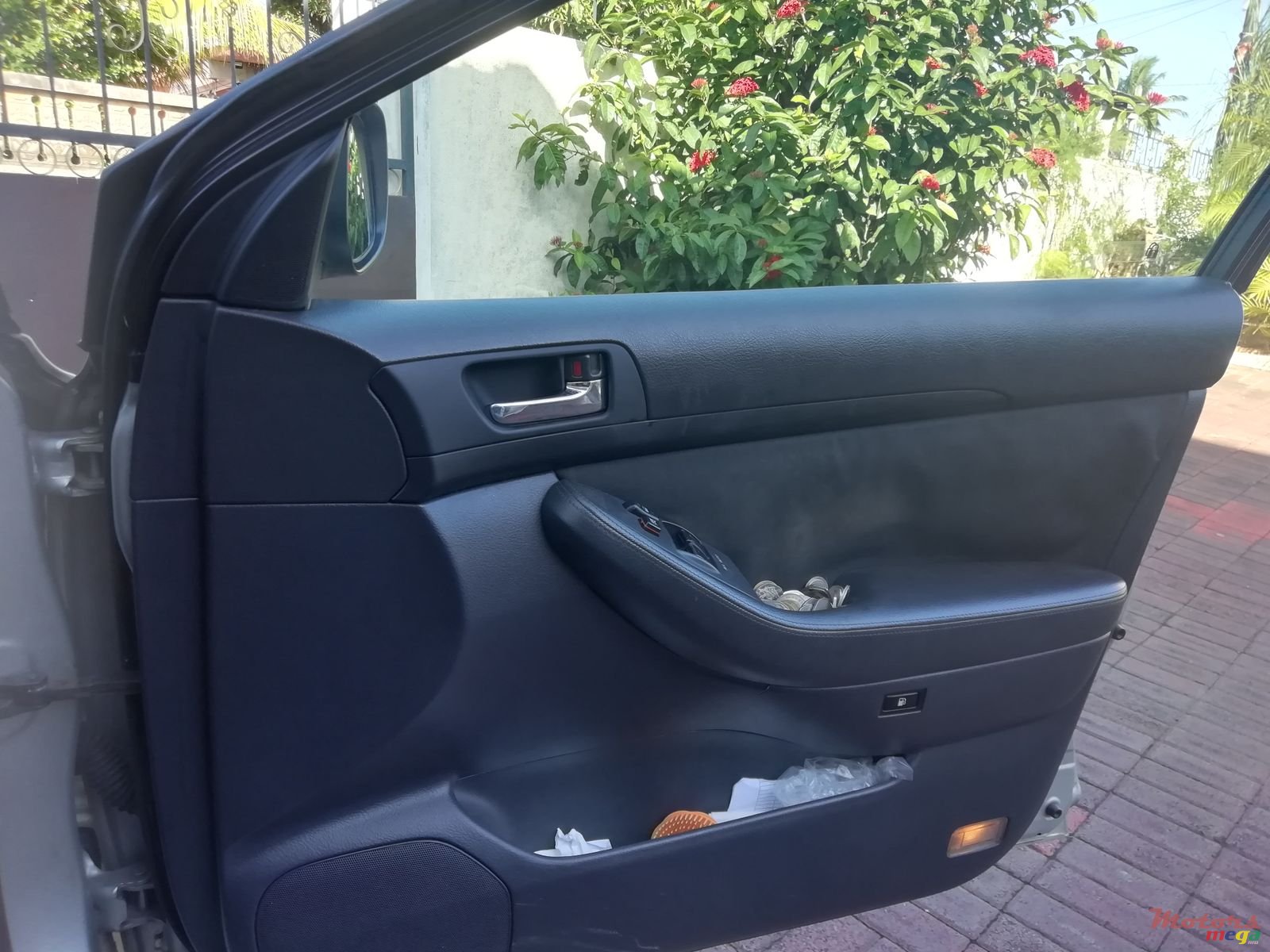 2008' Toyota Avensis photo #2