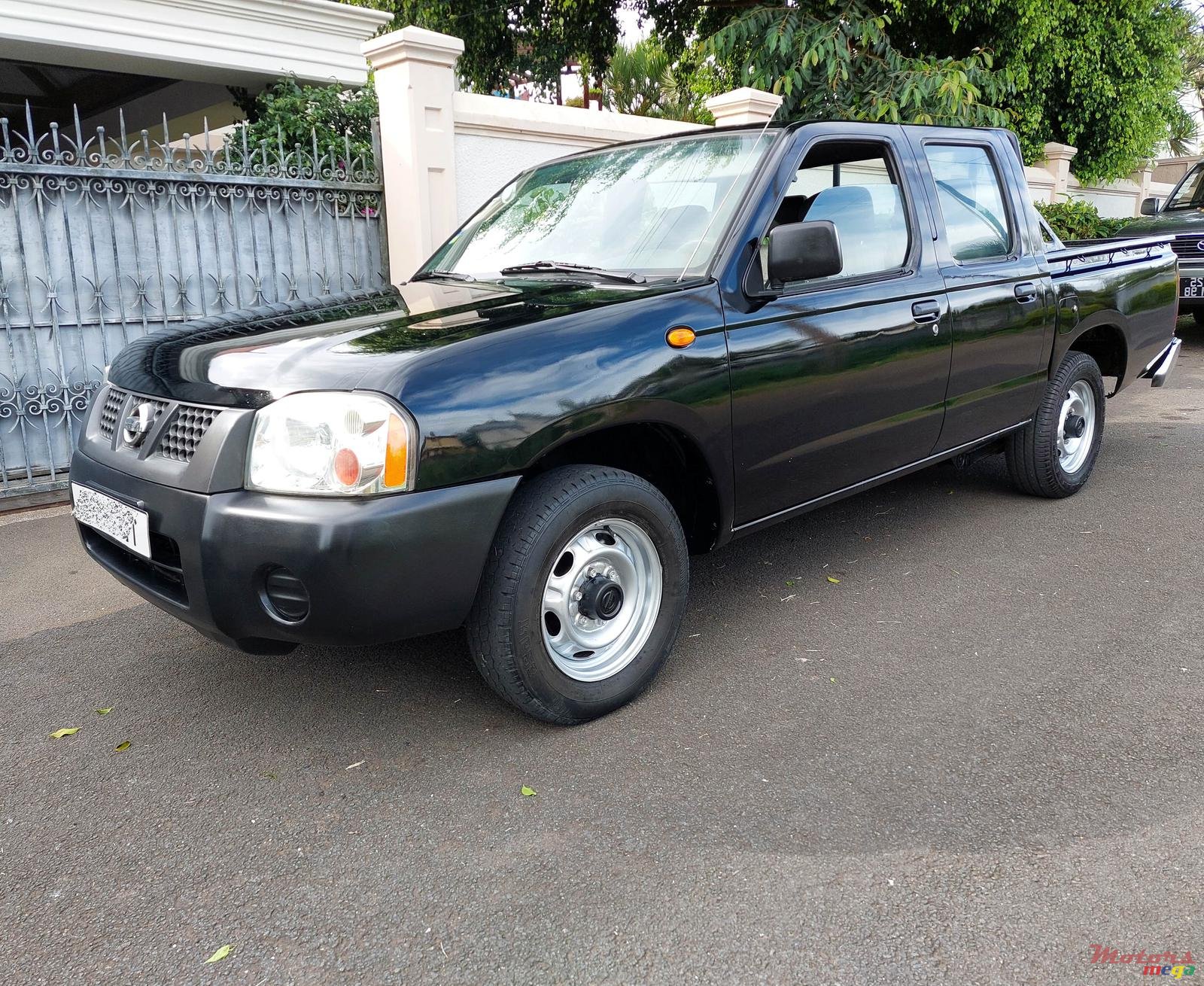 2011' Nissan Navara photo #5