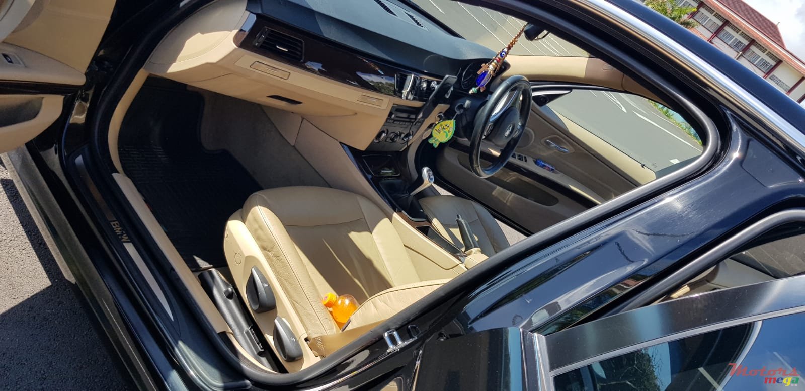 2009' BMW 320 photo #3