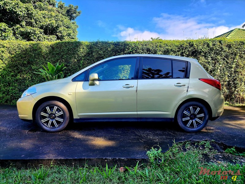 2005' Nissan Tiida Hatchback. photo #3