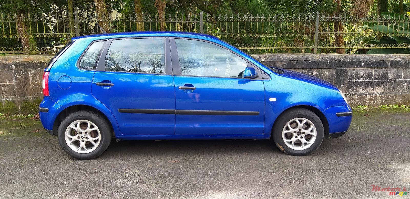 2002' Volkswagen Polo photo #2