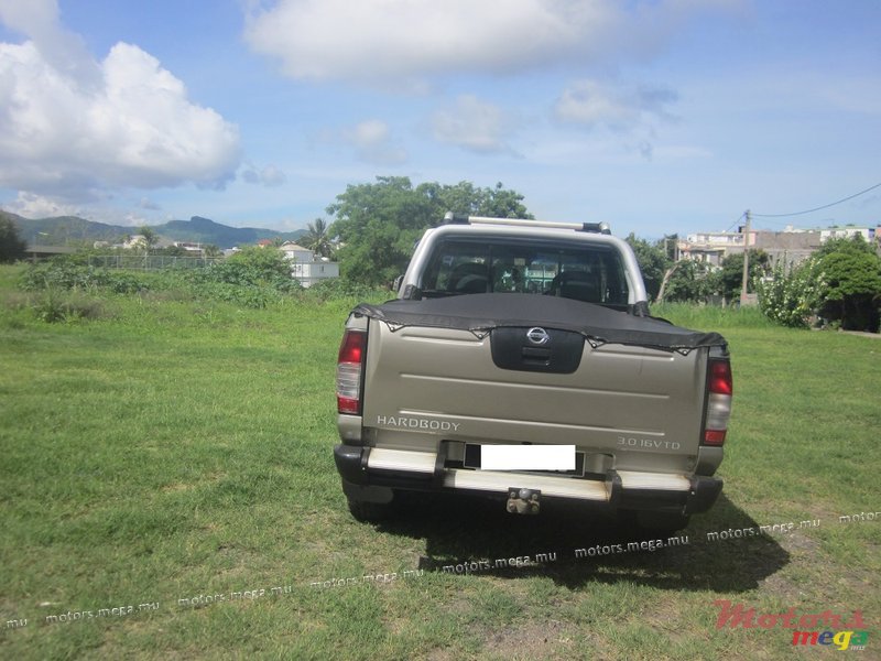 2005' Nissan photo #3