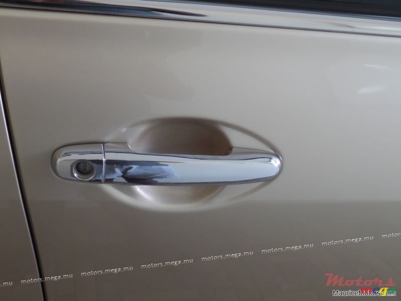 2009' Toyota Corolla Axio X HID LTD photo #6