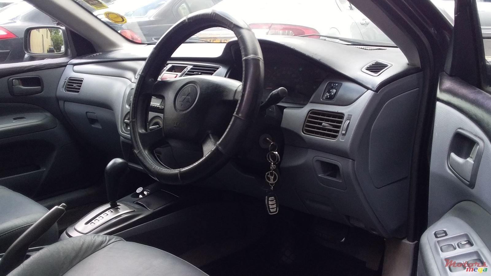 2002' Mitsubishi Lancer photo #4