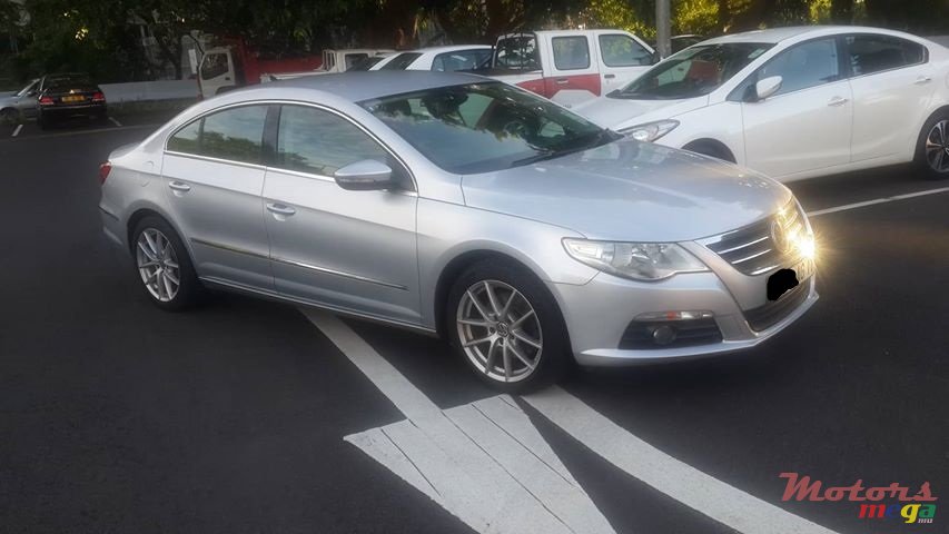2011' Volkswagen Passat CC photo #1