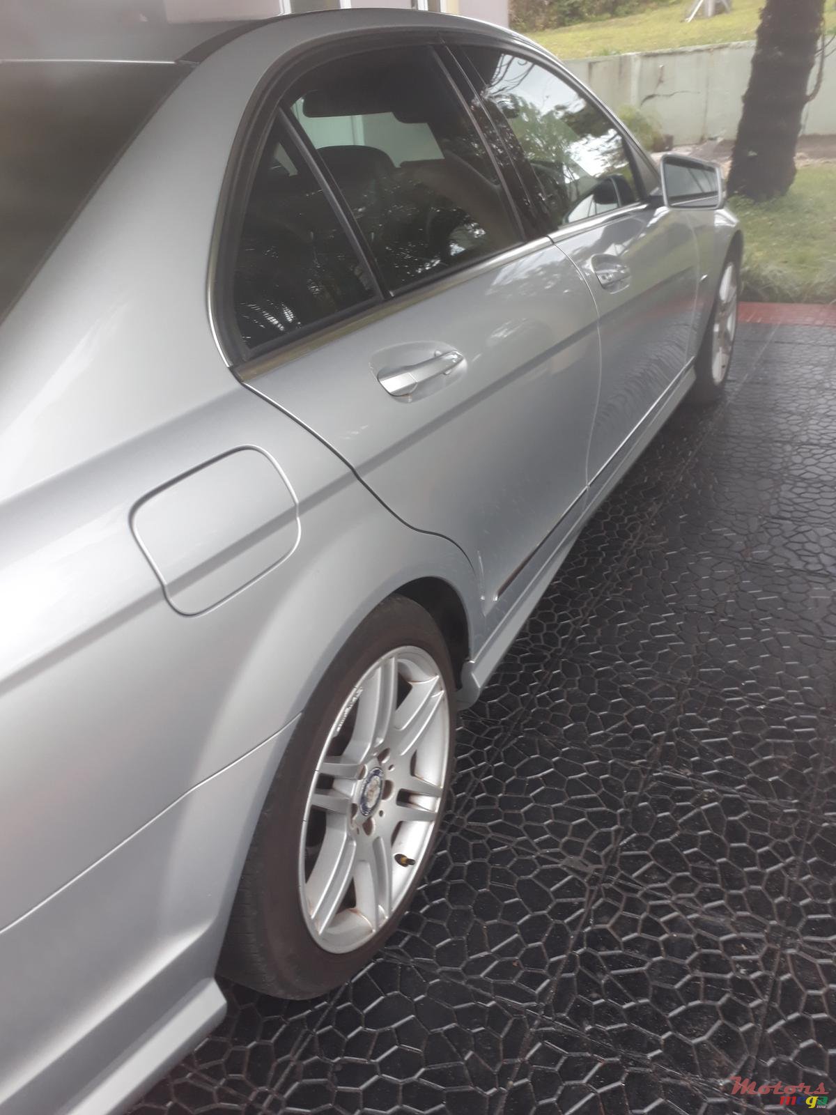 2010' Mercedes-Benz photo #7