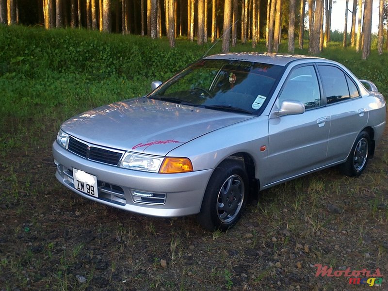 1999' Mitsubishi Lancer GLX i photo #2