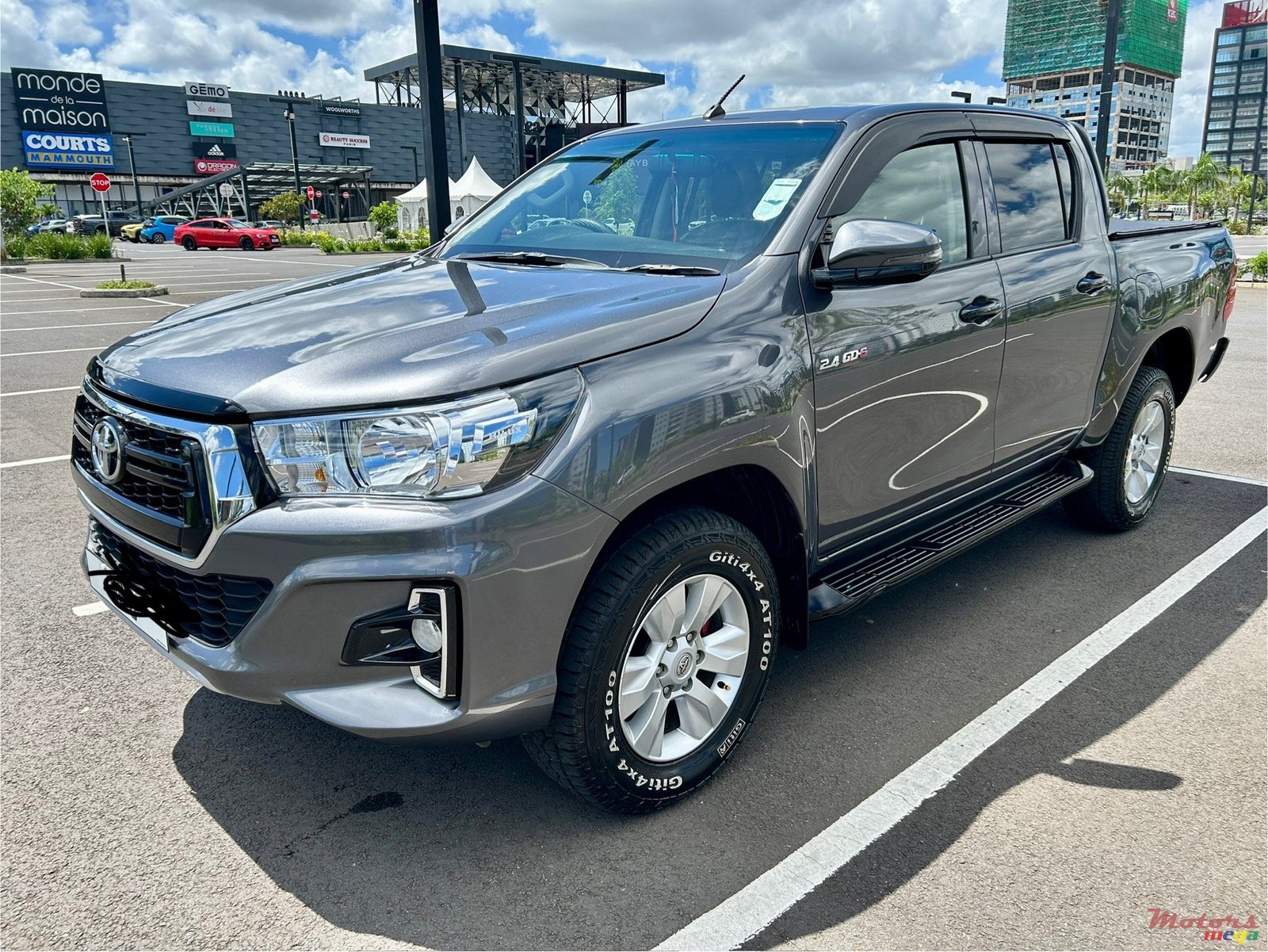 2018' Toyota Hilux photo #1