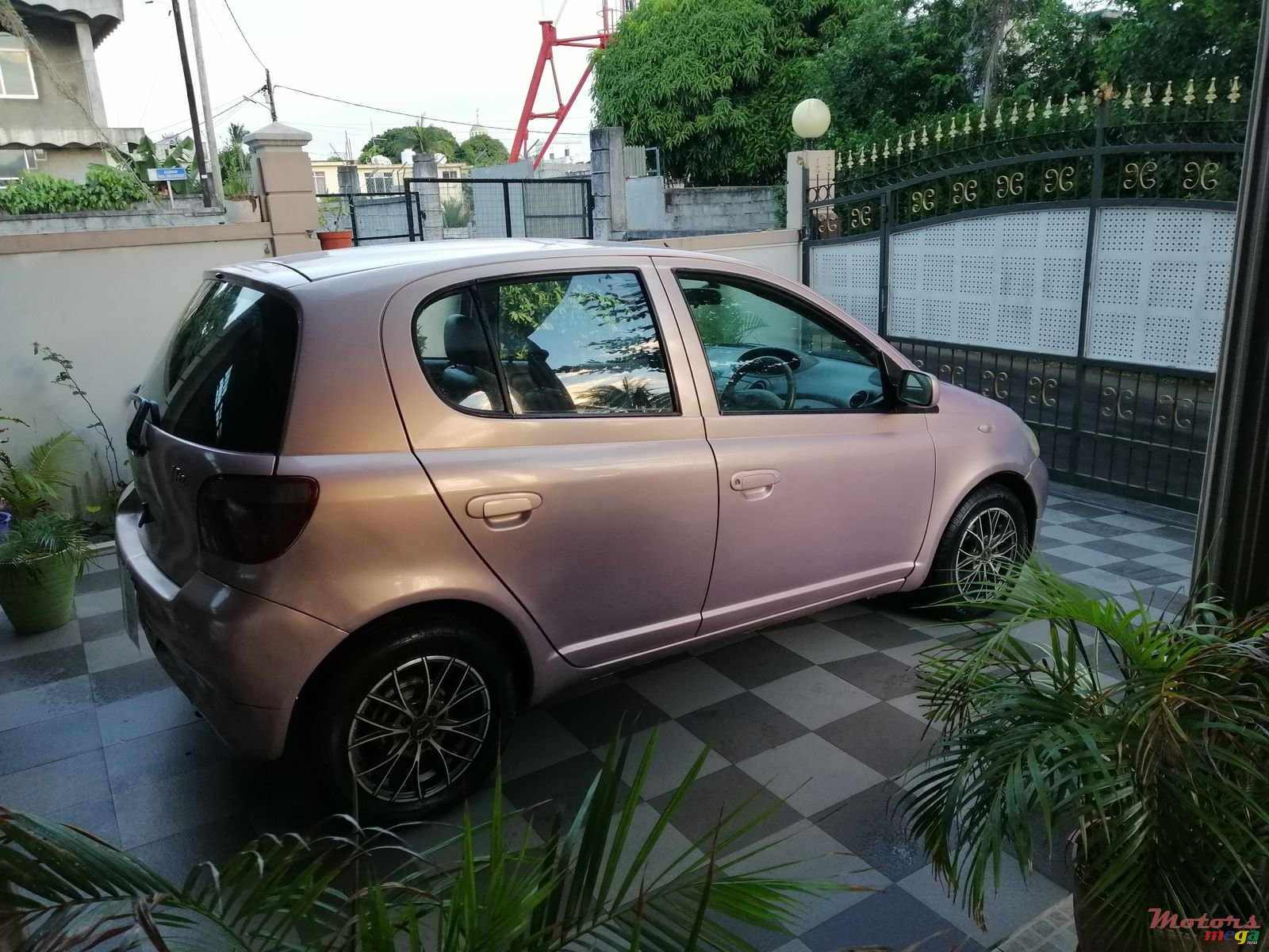 2000' Toyota Vitz photo #1