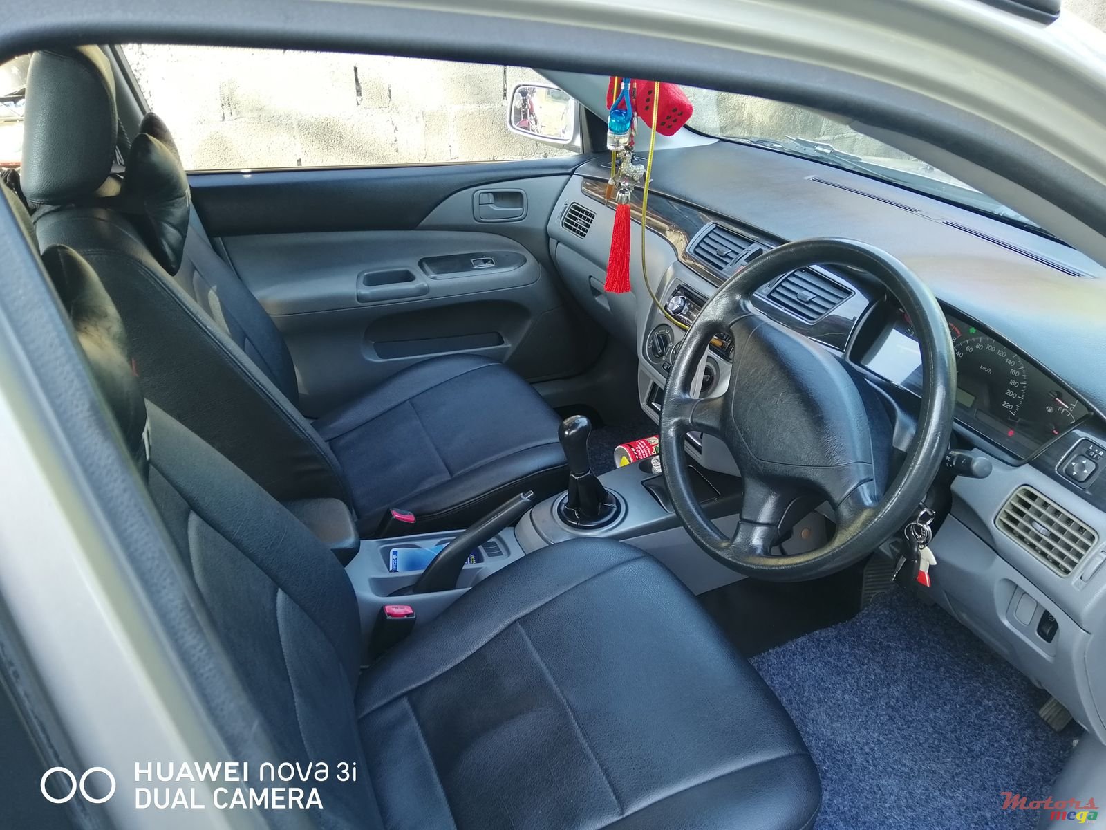 2006' Mitsubishi Lancer photo #5