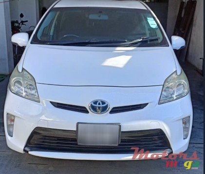 2013' Toyota Prius photo #1