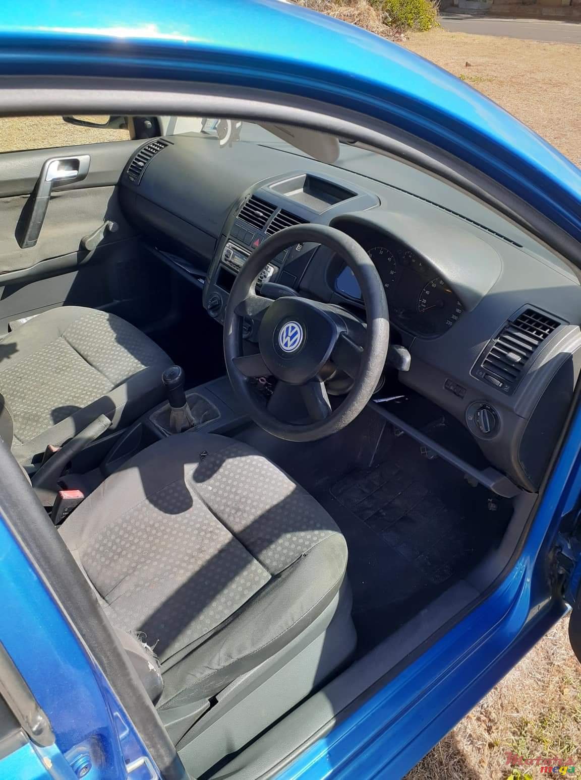 2004' Volkswagen Polo photo #3