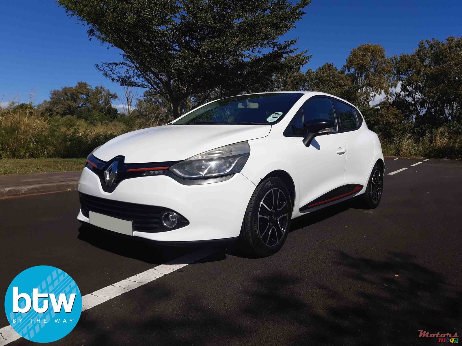 2014' Renault Clio 1.2 Turbo photo #2