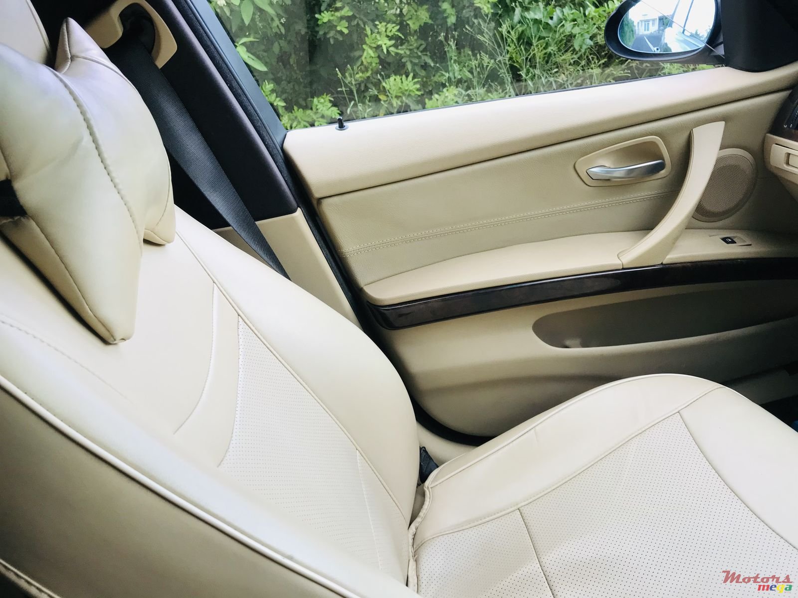 2005' BMW 3 Series Sedan photo #4