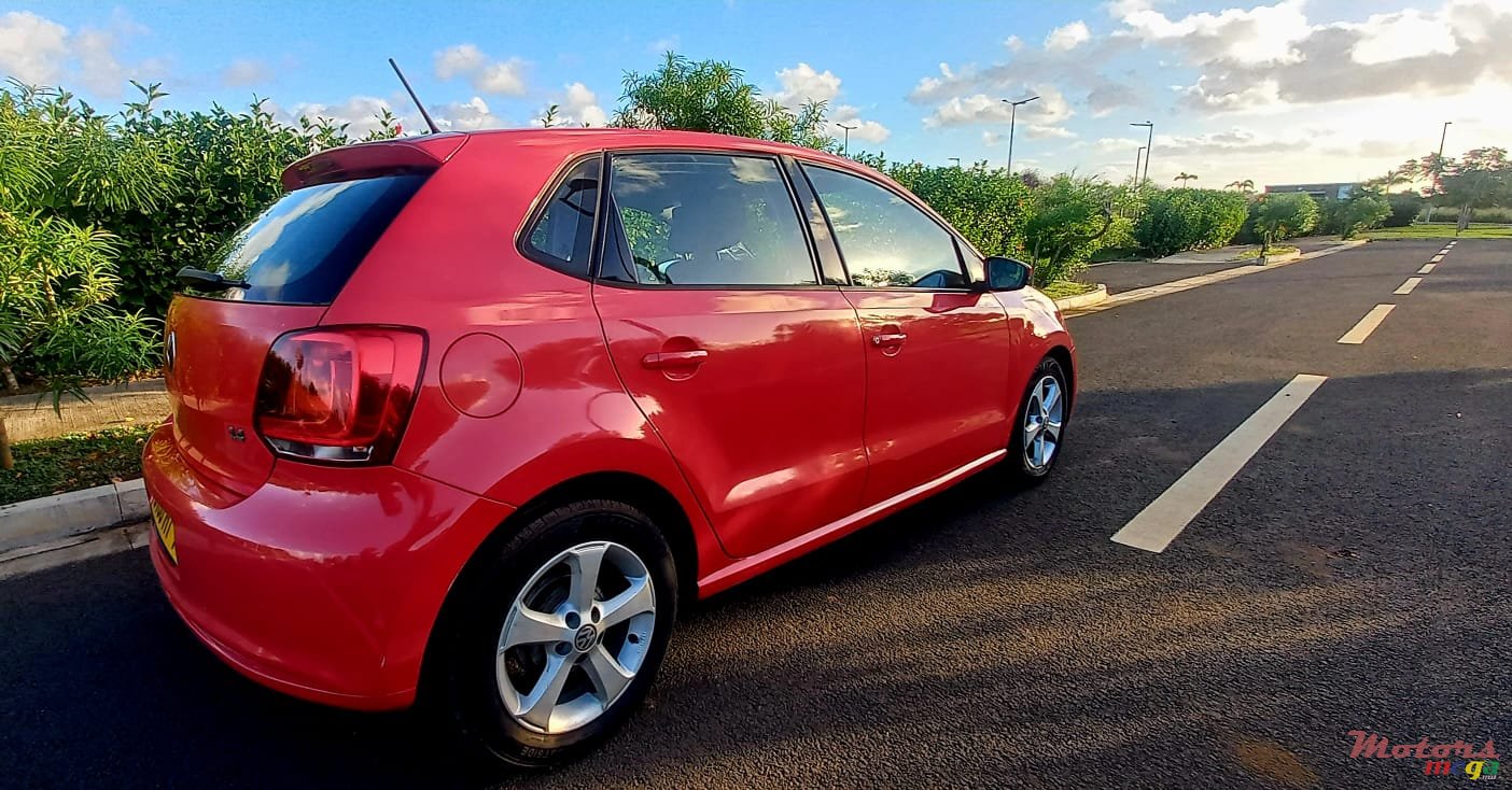 2013' Volkswagen Polo photo #6