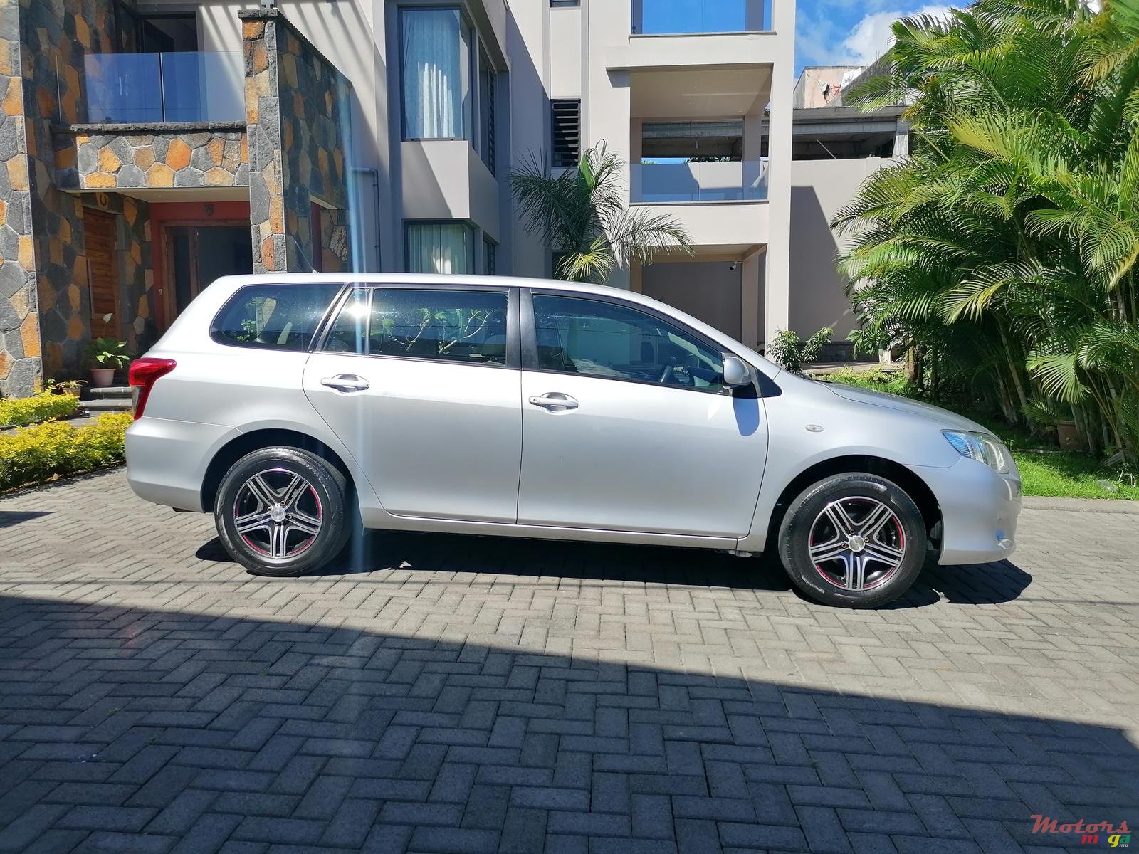 2009' Toyota Fielder photo #3