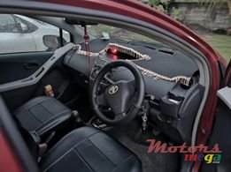 2010' Toyota Vitz photo #1