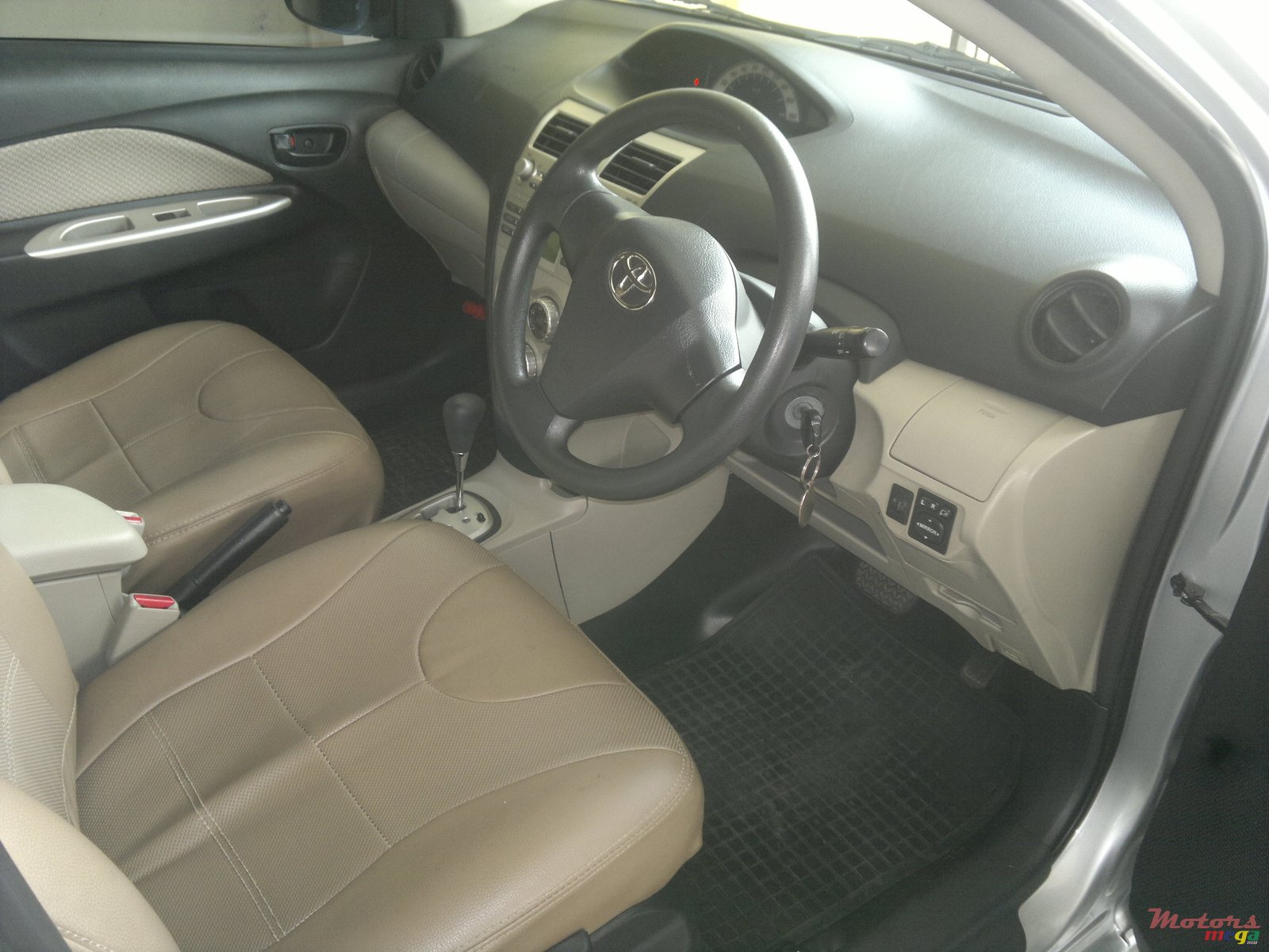 2008' Toyota Yaris BELTA photo #5