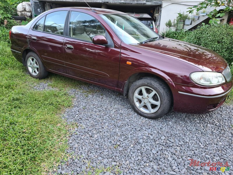 2004' Nissan Sunny photo #1