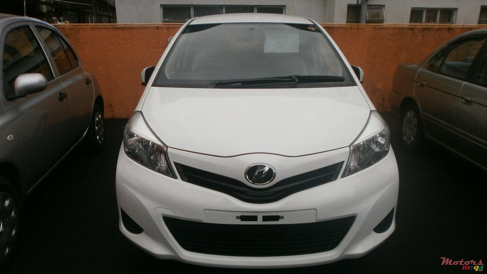 2012' Toyota Vitz photo #1