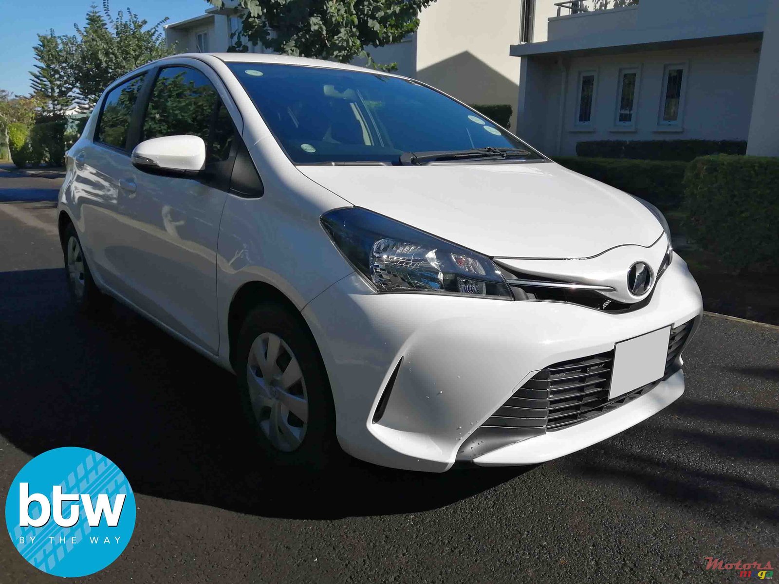 2015' Toyota Vitz photo #1