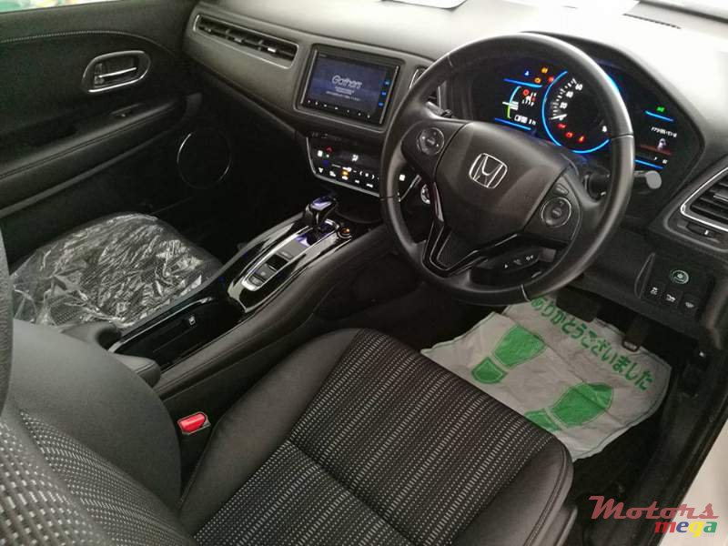 2015' Honda HR-V Vezel photo #7