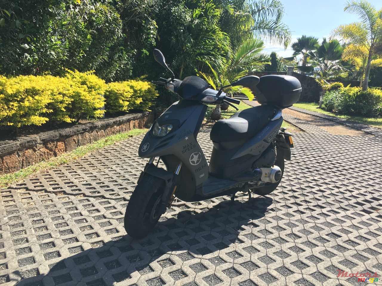 2015' Piaggio Typhoon 125 photo #4