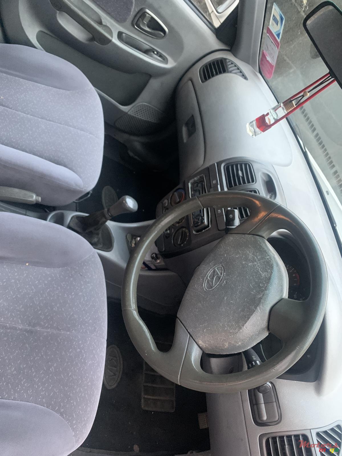 2001' Hyundai Accent photo #4