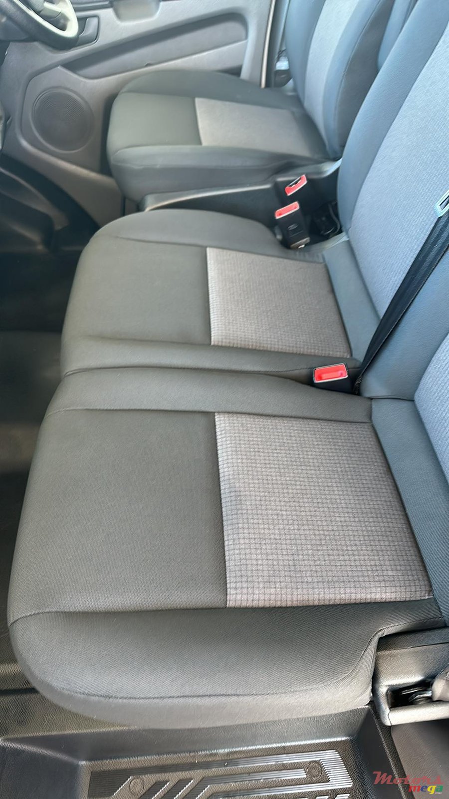 2020' Ford Transit Custom Panel van photo #1