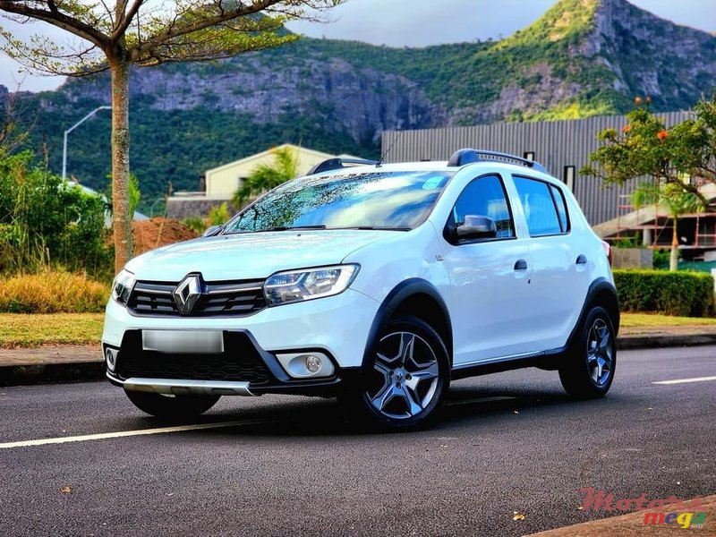 2018' Renault Sandero StepWay photo #2