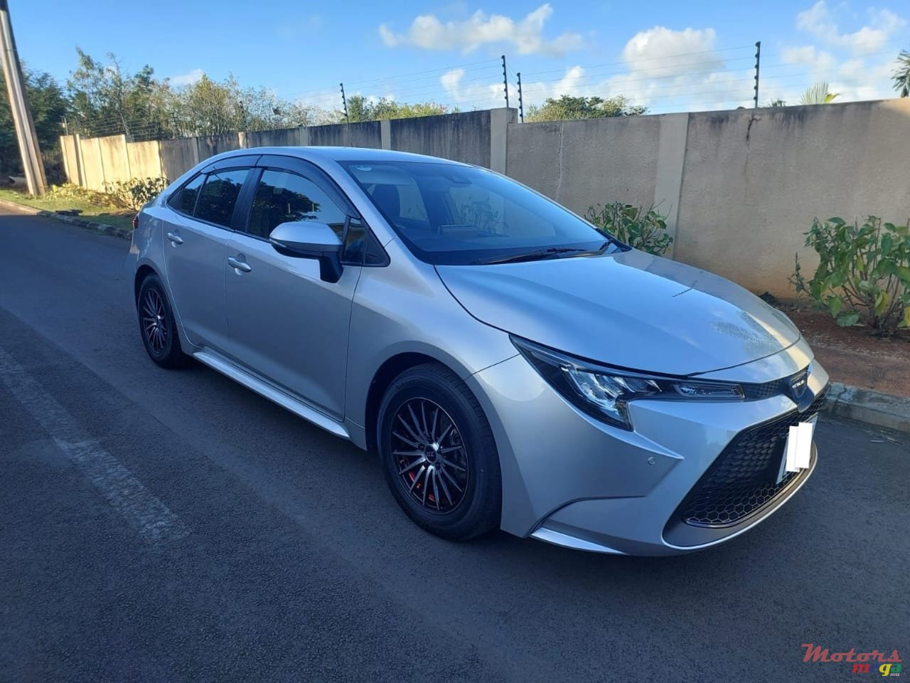 2021' Toyota Corolla photo #2